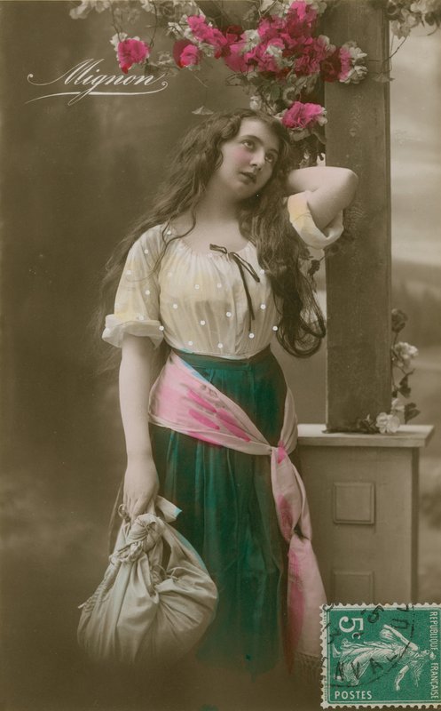 Postkort av Mignon, sendt i 1913 (håndfarget bilde) av French Photographer