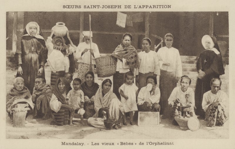 Beboere på et barnehjem drevet av Sisters of St Joseph, Mandalay, Burma (s/hv-bilde) av French Photographer