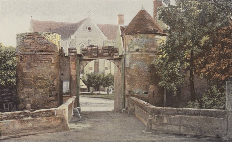 Saint-Jean-aux-Bois, inngang til klosteret (Foret de Compiegne) av French Photographer