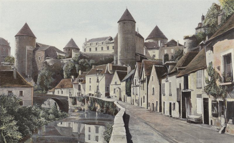 Semur, utsikt tatt på bredden av Armancon av French Photographer