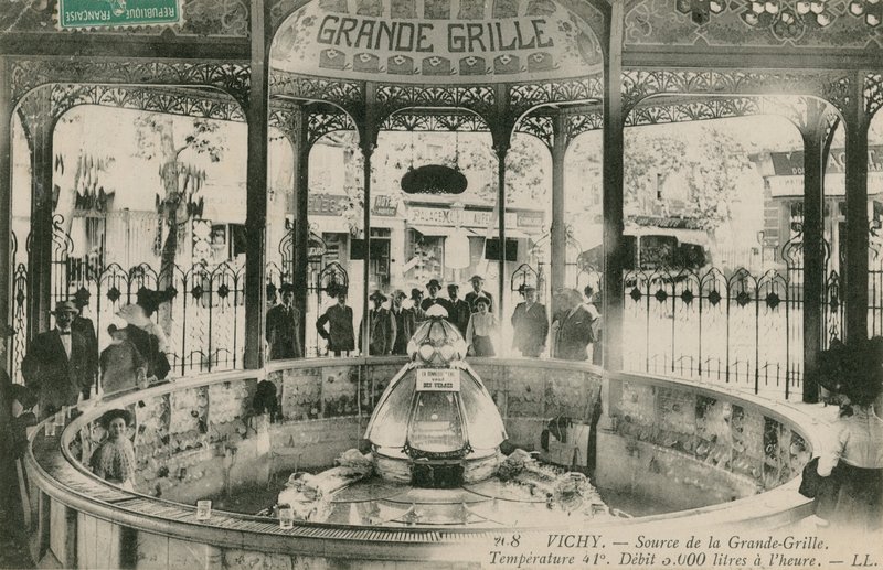 Kilde til Grand Grille-våren i Vichy. Postkort sendt i 1913. av French Photographer