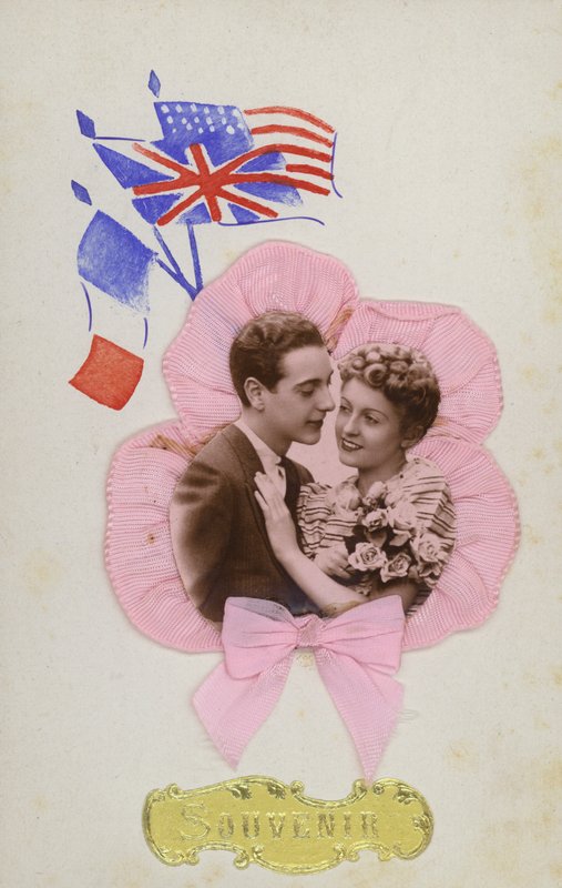 Suvenirkort som viser franske, engelske og amerikanske flagg av French Photographer
