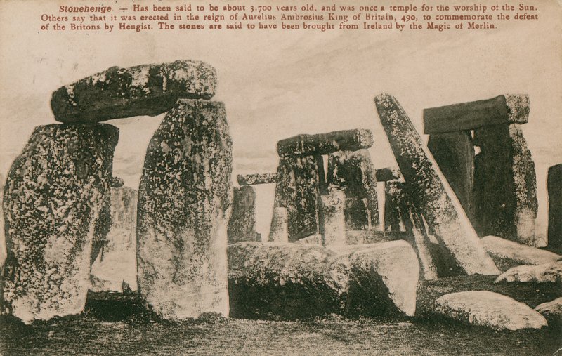 Stonehenge - steinsirkel fra bronsealderen sies, i folklore, å ha blitt reist under Aurelius Ambrosius, 490, for å minnes Storbritannias nederlag av Hengist. Steiner skal ha vært av French Photographer