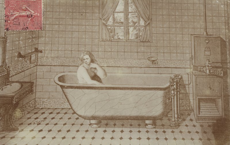 En kvinne i badekaret på et bad (collage) av French School