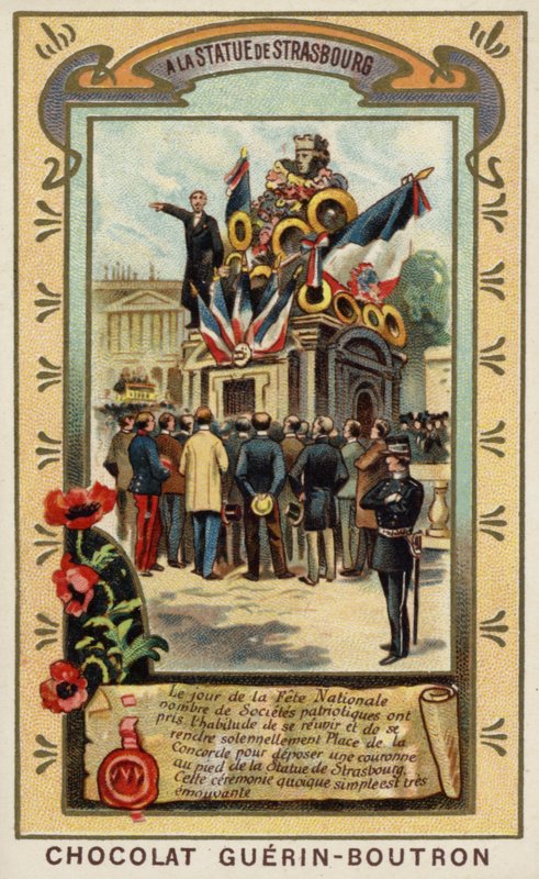 Ved statuen av Strasbourg, Place de la Concorde, Paris (chromolitho) av French School