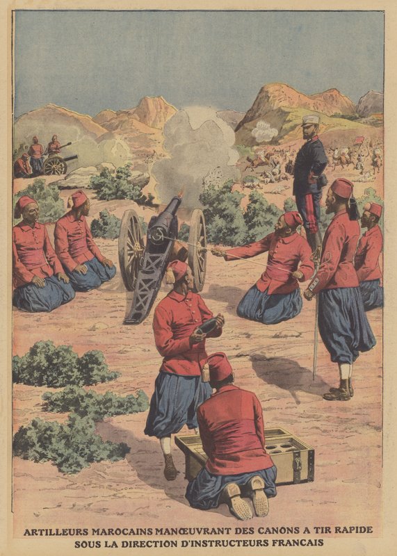 Marokkanske artillerister avfyrer hurtigskytende kanoner under veiledning av franske militærinstruktører (farge litho) av French School