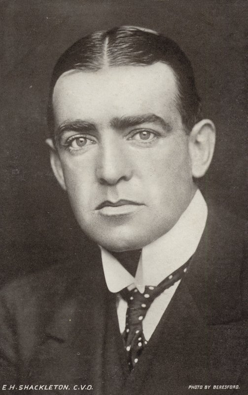 Ernest Shackleton (1874–1922), britisk antarktisk oppdagelsesreisende (s/h-foto) av George Charles Beresford