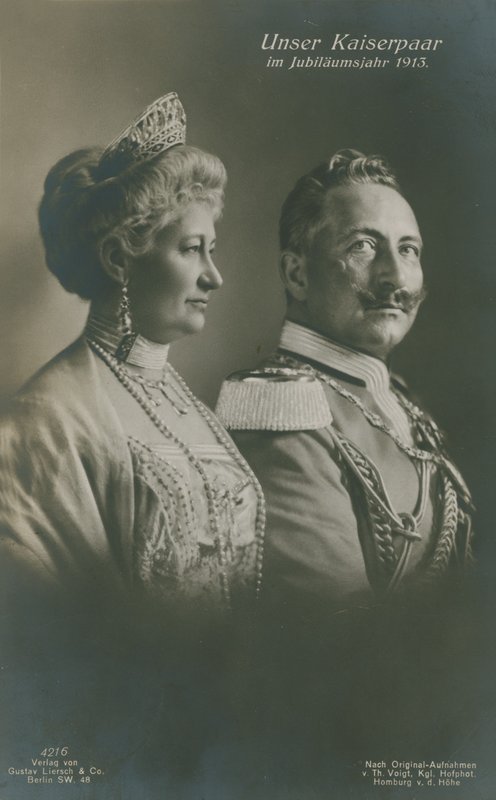Keiser Wilhelm II og keiserinne Augusta Victoria av Tyskland i sitt sølvjubileumsår av German Photographer