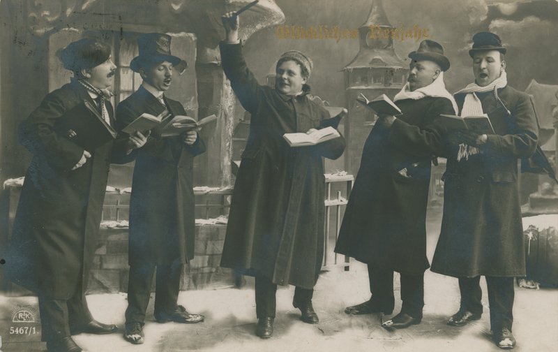 Postkort av tyskere som synger inn nyttår, sendt 31. desember 1913 (s/h-bilde) av German Photographer