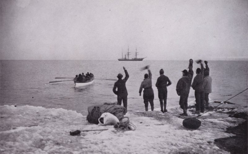 Etterlatt i Victoria Land (s/hvitt bilde) av Herbert Ponting