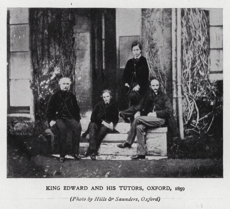 Kong Edward VII og hans veiledere ved Oxford University av Hills and Saunders