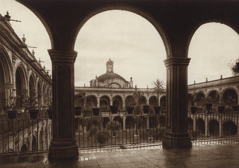 Mexico City: Vizcainas College (s/hvitt bilde) av Hugo Brehme