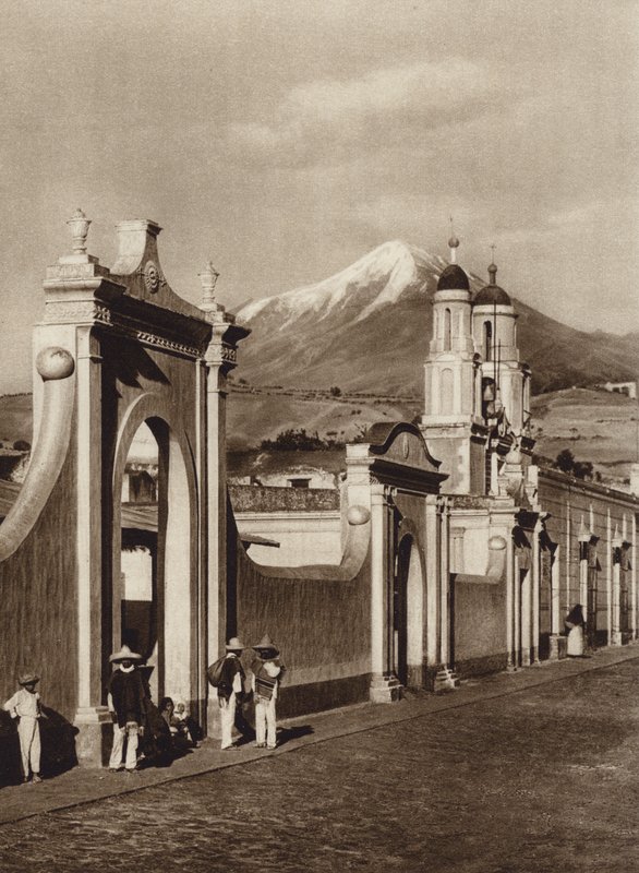 Mexico: Chalchicomula med Pico de Orizaba (s/hvitt bilde) av Hugo Brehme