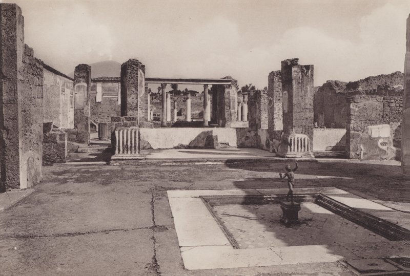 Casa Del Fauno Danzante, House of the Dancing Faun (s/hvitt bilde) av Italian Photographer