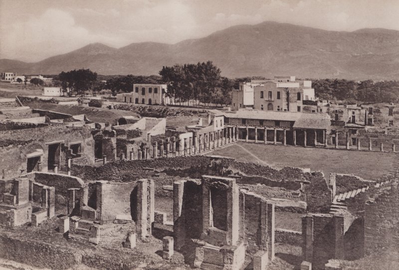Brakkene til gladiatorene med panorama, fekteskolen (s/h foto) av Italian Photographer