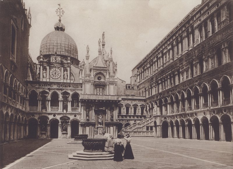 Palazzo Ducale gårdsplass (s/h foto) av Italian Photographer