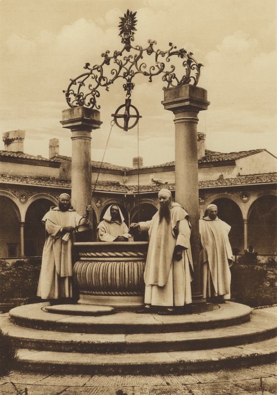Firenze / Firenze: Omgivelsene i Firenze, Certosa, brønnen i det store klosteret (s/h foto) av Italian Photographer