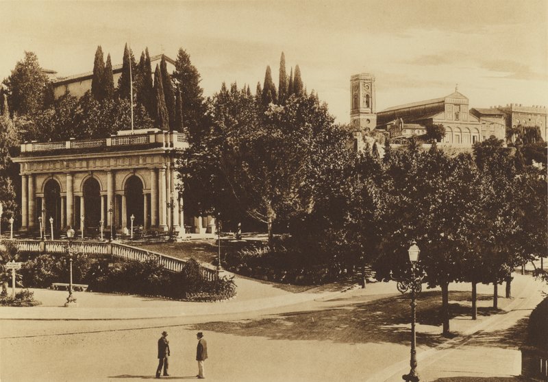 Firenze / Firenze: En del av Piazzale Michelangiolo med Loggettaen, S Salvatore-kirken og S Miniato-basilikaen (s/hv-bilde) av Italian Photographer