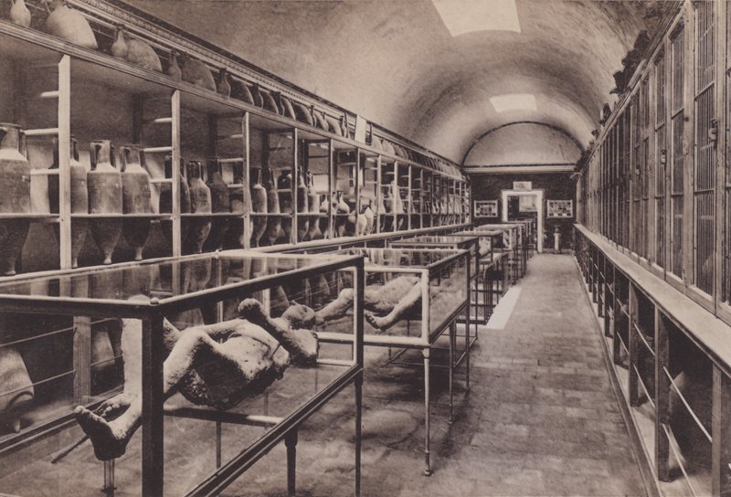 Interno del Museo, interiøret i museet (s/hvitt-bilde) av Italian Photographer
