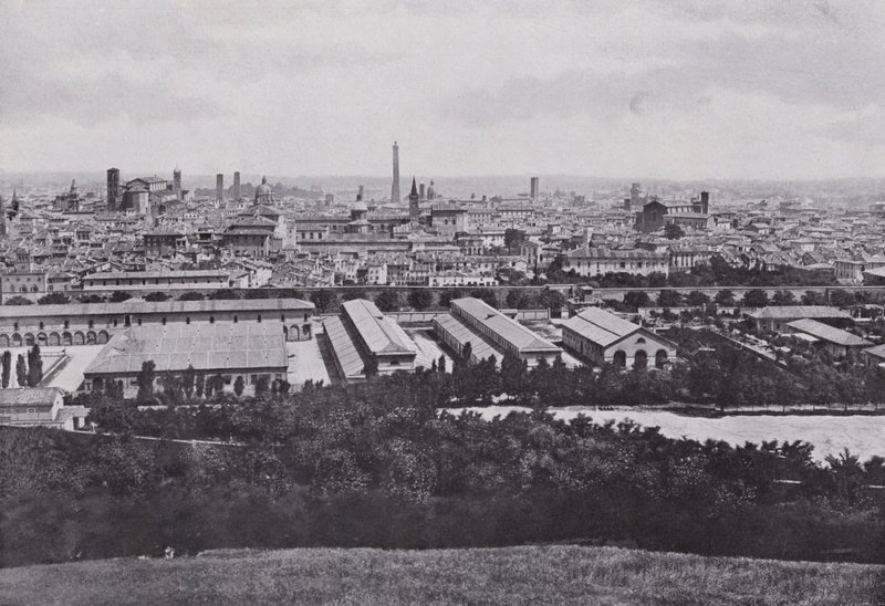 Italia: Bologna, panorama av byen (s/hv-bilde) av Italian Photographer