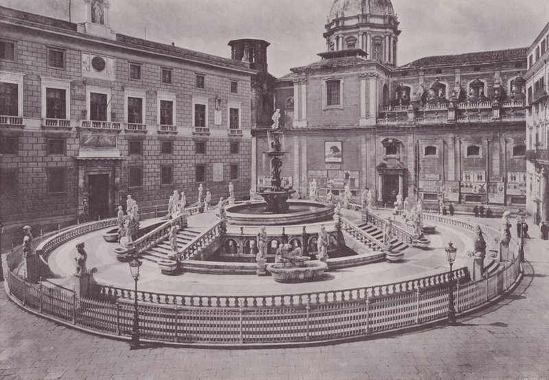 Italia: Palermo, Piazza Pretoria (s/hvitt bilde) av Italian Photographer
