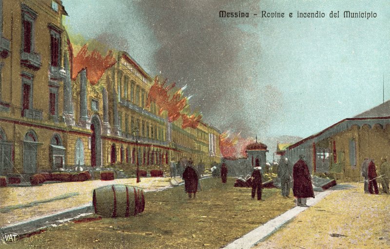 Messina, ruiner og brann av rådhuset av Italian Photographer