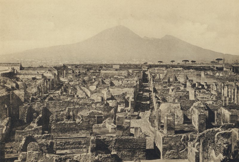 Napoli: Pompeii, Panorama Col. Vesuvius (s/hvitt-bilde) av Italian Photographer