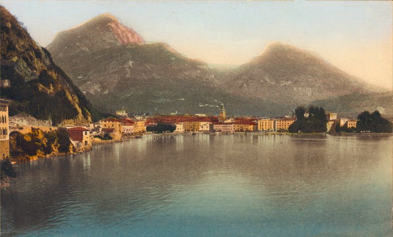 Riva, Gardasjøen (fargefoto) av Italian Photographer