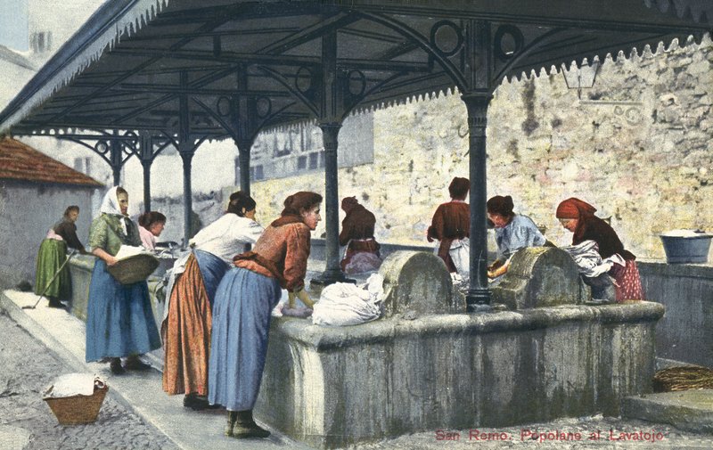 San Remo, Italia, kvinner som vasker klær av Italian Photographer