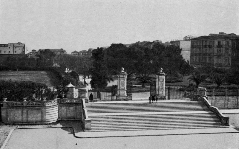 Taranto, Ingresso principale Villa Peripato (s/hvitt bilde) av Italian Photographer