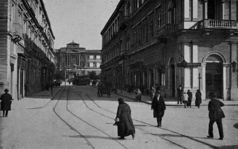 Taranto, Via Archita, kontorbygning (s/h foto) av Italian Photographer