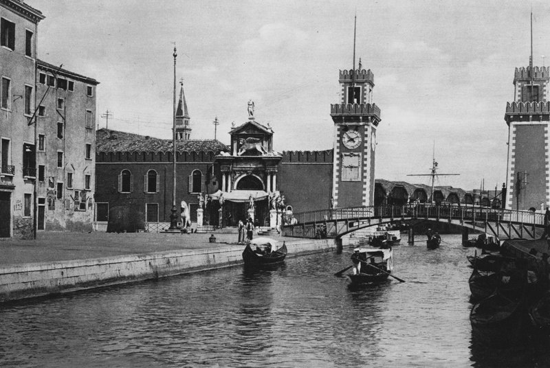 Venezia, The Arsenale (s/h-bilde) av Italian Photographer