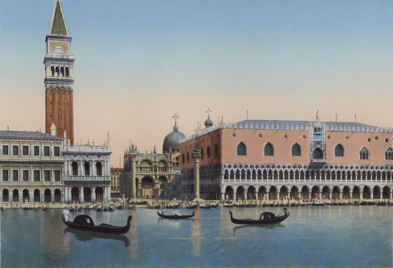 Venezia, Piazzetta San Marco og Dogepalasset fra lagunen av Italian Photographer