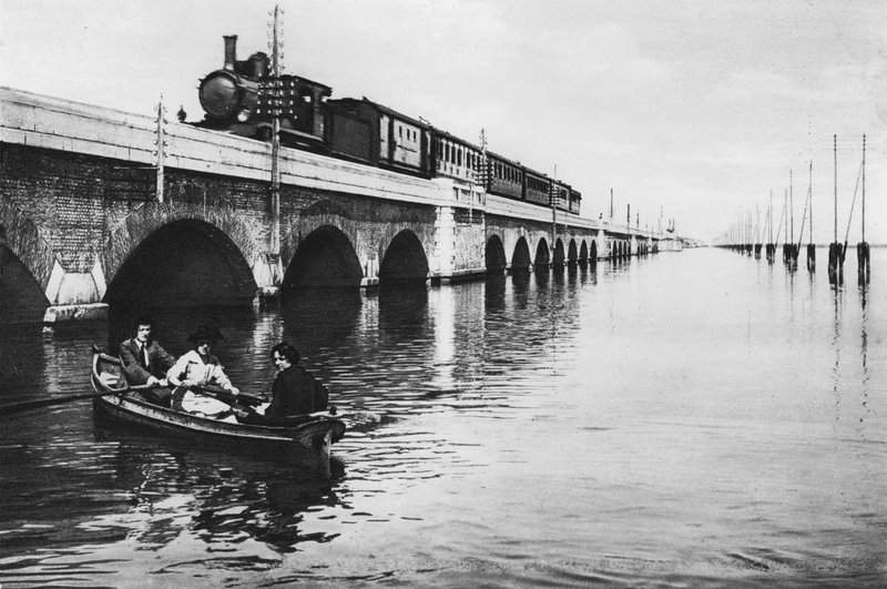 Venezia, jernbanebroen (s/h foto) av Italian Photographer