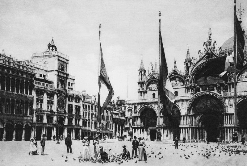 Venezia, klokketårnet og S Marco-kirken (s/h-bilde) av Italian Photographer