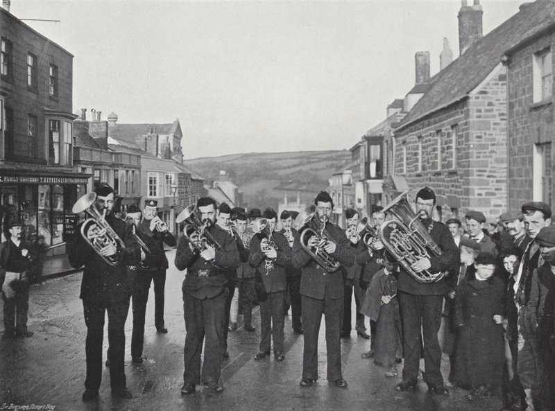 Helston Flora Day, og spiller Furry Dance av J. Benjamin Stone