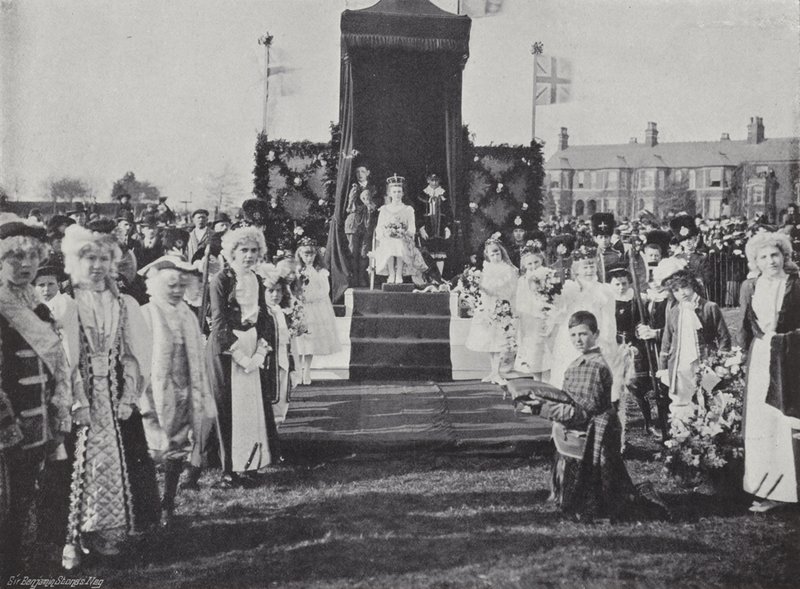Knutsford May Day Festival, som kronet dronningen av J. Benjamin Stone