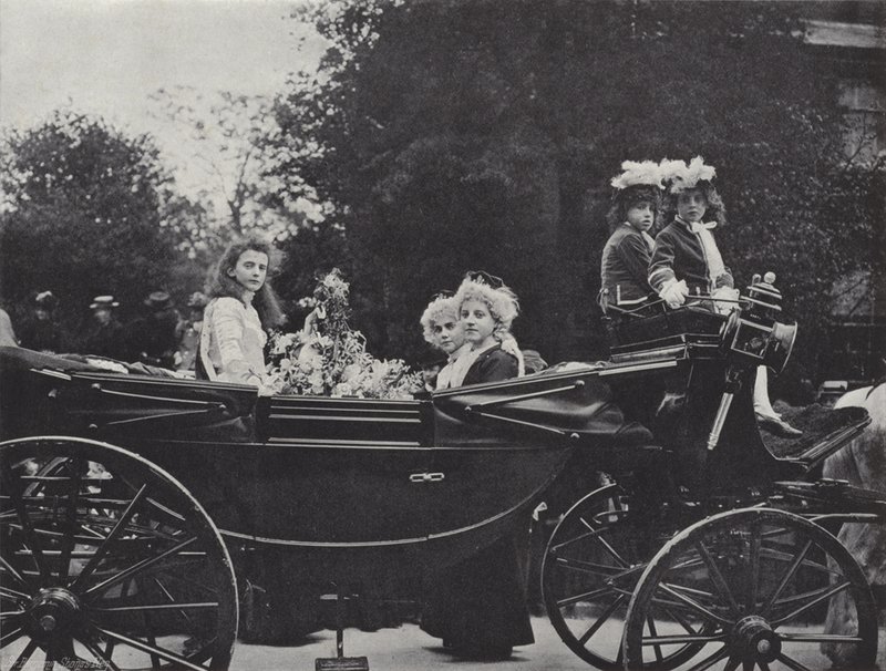 Knutsford May Day Festival, dronningen og ledsagere av J. Benjamin Stone