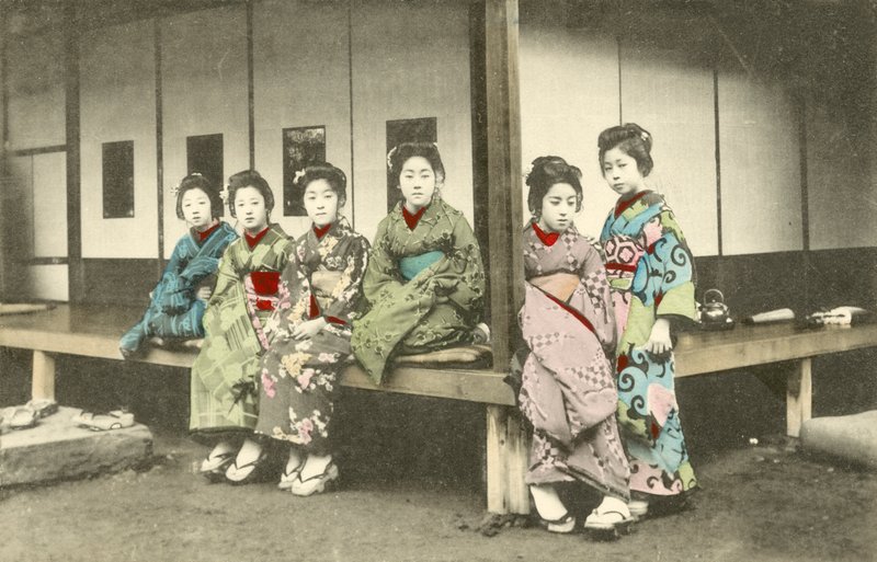 Gruppe japanske kvinner, sannsynligvis geisha av Japanese Photographer