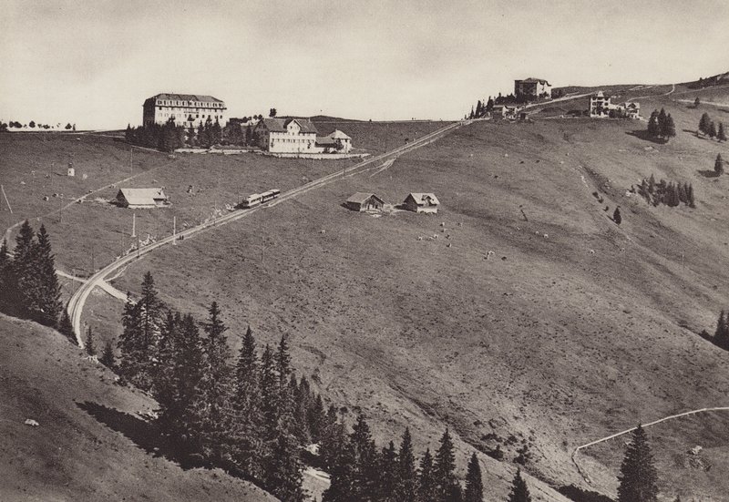Hotel Rigi Staffel, elektrisk Arth Rigi Bahn (s/hvitt bilde) av Jean Gaberell