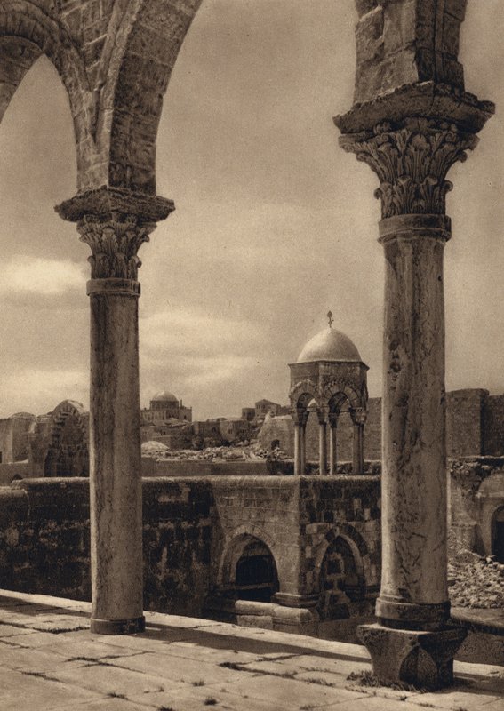 Jerusalem, arkader på tempelplassen (s/hvitt-bilde) av Karl Grober