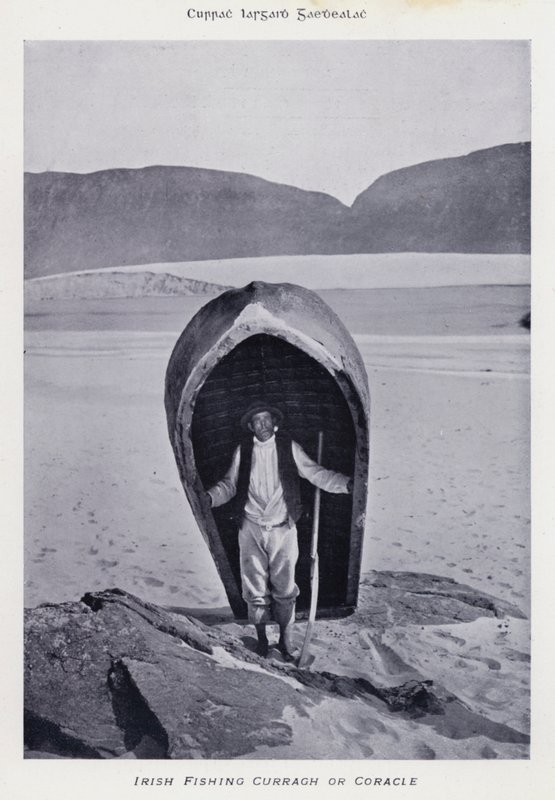 Irish Fishing Curragh eller Coracle (s/hvitt bilde) av Karl Karlovich Piratsky