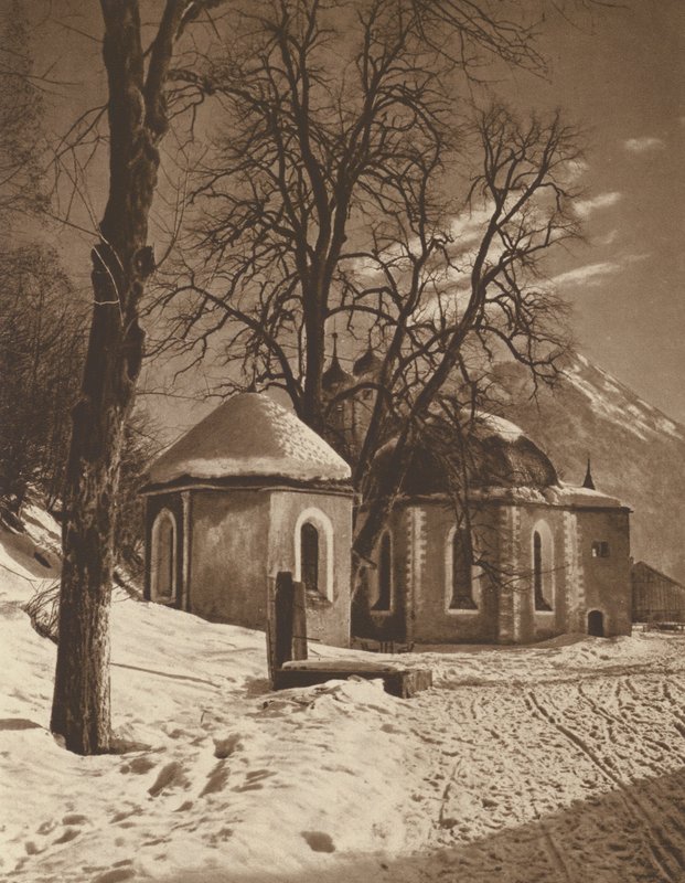 Loretto-kapellet nær Oberstdorf; Loretto-kapellet nær Oberstdorf (s/hvitt-bilde) av Kurt Hielscher