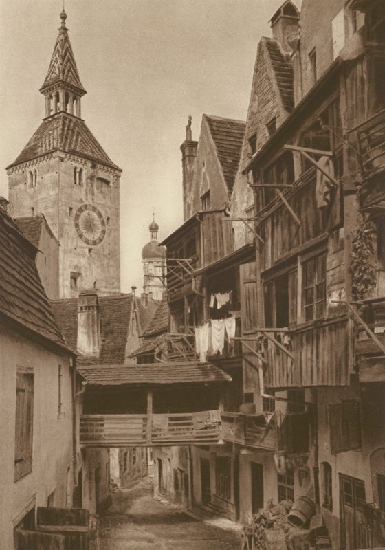 Landsberg am Lech, The Hexenwinkel; Landsberg på Lech, "Hexenwinkel" (s/hv-bilde) av Kurt Hielscher