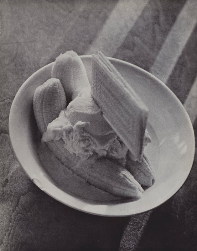 Banana Mess, The Caviare of Eton (s/hvitt-bilde) av Laszlo Moholy Nagy