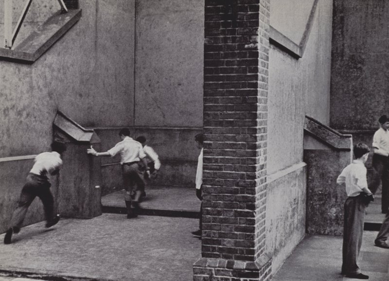 Fives, Eton (s/hvitt-bilde) av Laszlo Moholy Nagy