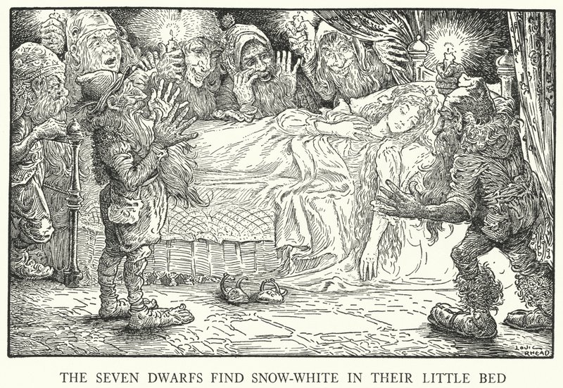 De syv dvergene finner snøhvit i sin lille seng (litho) av Louis John Rhead