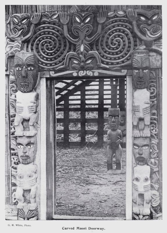 New Plymouth, New Zealand: Carved Maori Doorway (s/hv-bilde) av New Zealand Photographer