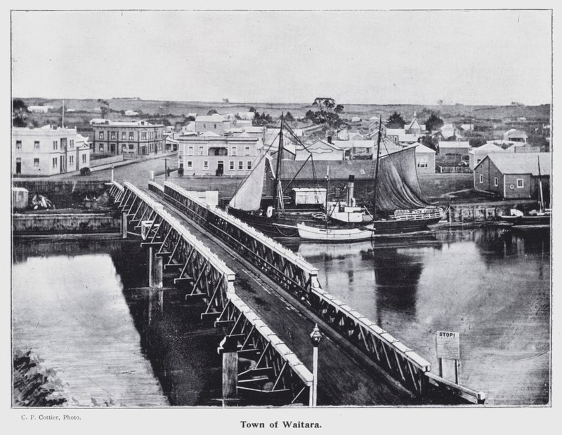 New Plymouth, New Zealand: Town of Waitara (s/hvitt bilde) av New Zealand Photographer
