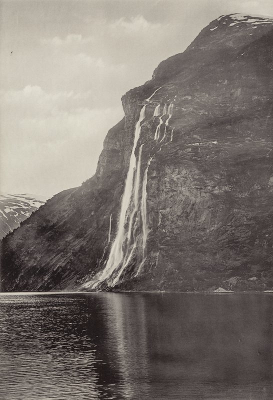 De syv søstre (fossen) Geiranger (s/hvitt bilde) av Norwegian Photographer